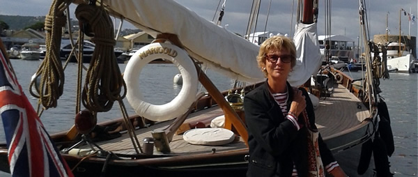 Dominique Pérotin in front of MARIGOLD, the boat of Mr & Mrs Glen Allan